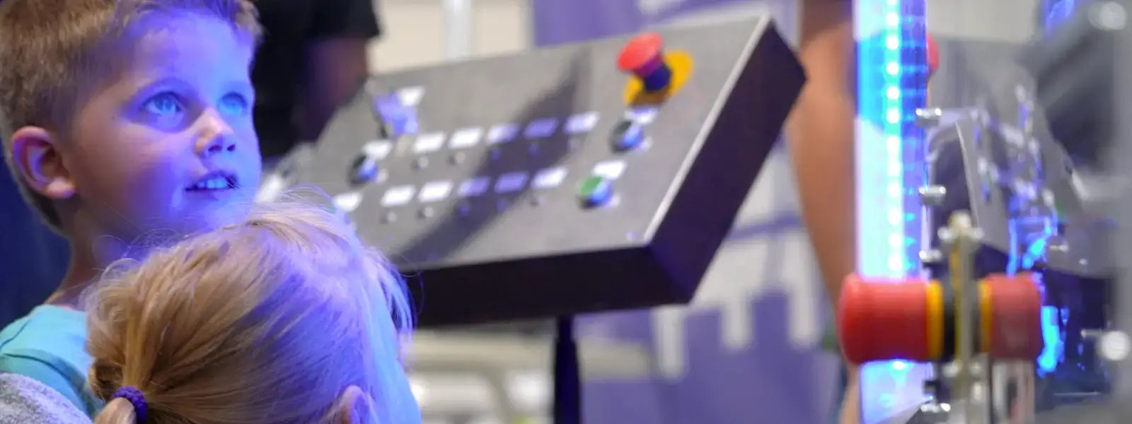 Contact banner - Stichting Hightech-Helmond de Peel